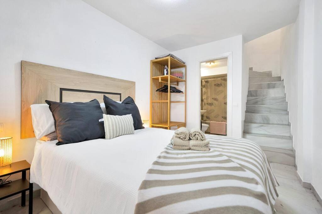 Duplex Con Vistas Al Mar, Piscina Y Gimnasio - Las Abejeras 226 Estepona Exteriör bild
