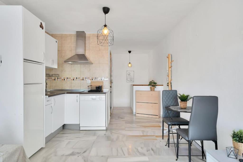 Duplex Con Vistas Al Mar, Piscina Y Gimnasio - Las Abejeras 226 Estepona Exteriör bild